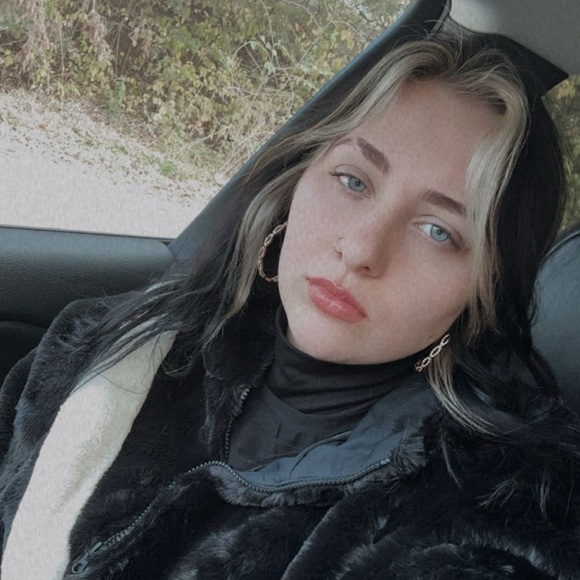 Meet your posher - Picture 3 of 9